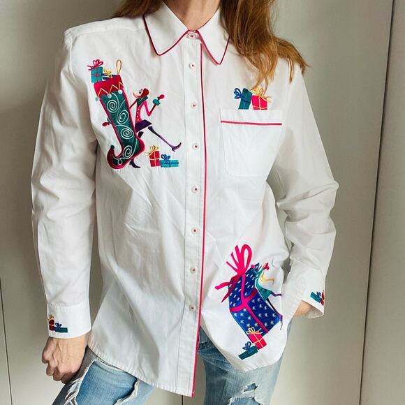 90s Christmas Embroidery Blouse Size Small Crisp White with Stocking classy Chic - Picture 5 of 11